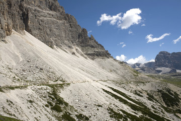 Fototapeta na wymiar Dolomity - Trzy szczyty Lavaredo, Cadore - Włochy