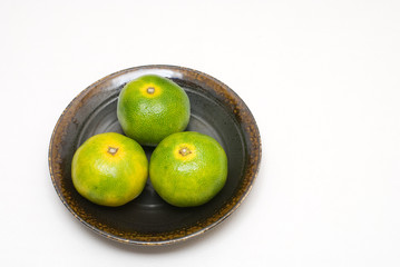 皿の上のみかん