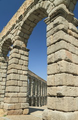 Fototapeta na wymiar endless aqueduct of Segovia, Spain