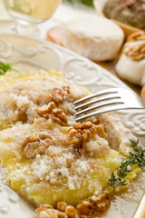 nuts ravioli with parmesan cheese-ravioli alle noci con grana