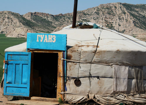 gher usata come ristorante in mongolia