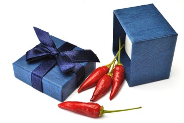 Scatola regalo con peperoncini
