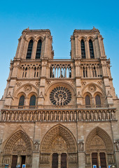Fototapeta na wymiar Katedra Notre Dame w Paryżu, Francja