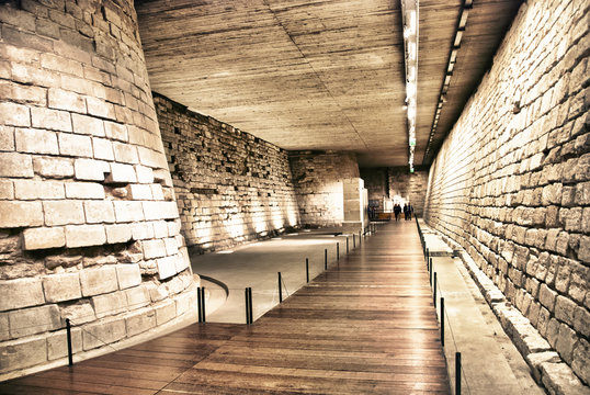 Labyrinth in a Paris Museum