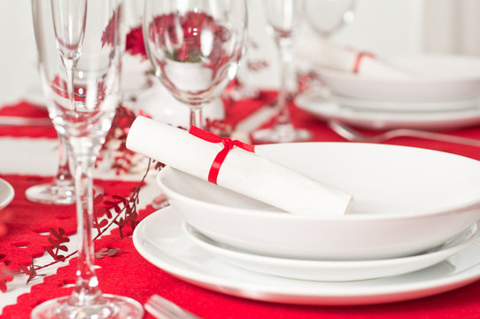 Christmas Table Setting In Red And White