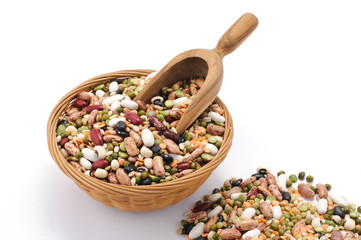 Zuppa di legumi e cereali © Studio Gi