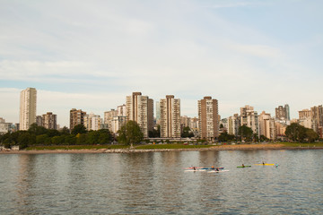 Obraz premium Vancouver skyline from the water