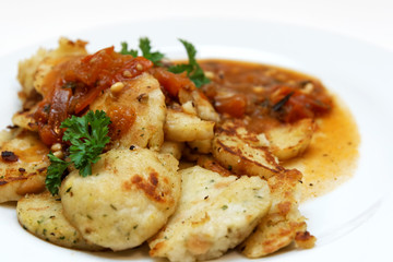 Kaninchenbraten mit Semmelknödeln