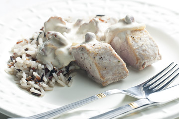 pork tenderloin with mushrooms and creamy sauce