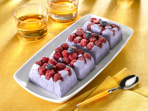 parfait &agrave; la myrtille et &agrave; la framboise - semifreddo