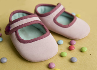 chaussons bébé et smarties