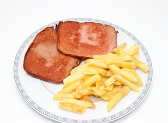 Gebratener Leberkäse mit Pommes