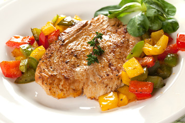 Geflügel mit Paprikagemüse