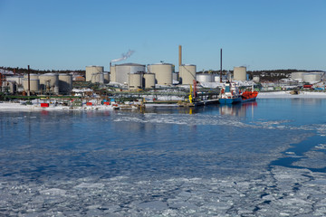 Port chained ice