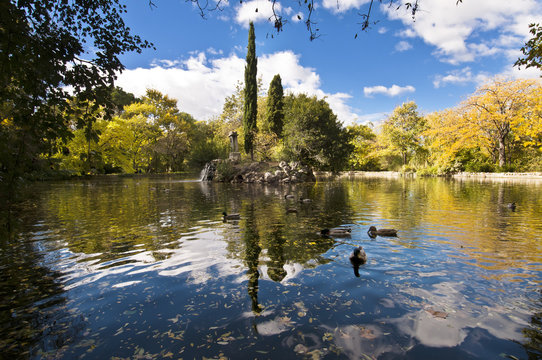Parque "El Capricho" - Madrid (España) - Estanque y patos