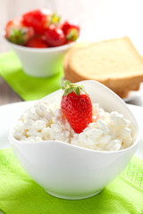 körniger Frischkäse