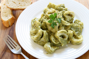 Pesto Tortellini