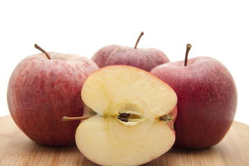 Apfel halbiert