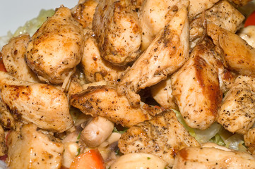 Salat mit Hähnchenbruststreifen