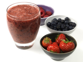 Peach and Forest Fruits Smoothie