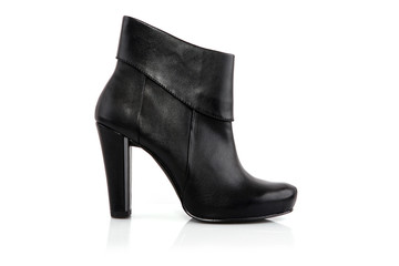 High heel leather shoe