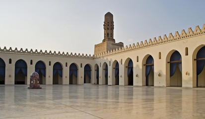 Fototapeta premium Interior de una mezquita en el Cairo
