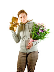 Junge Frau mit Geschenk