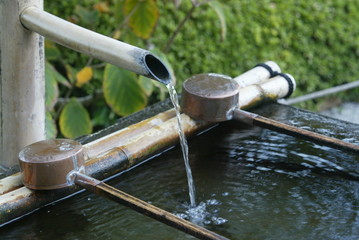 Brunnen ( tsukubai ) im Hasadera-Tempel