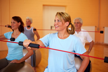 Fitnesstraining mit Schwingstab