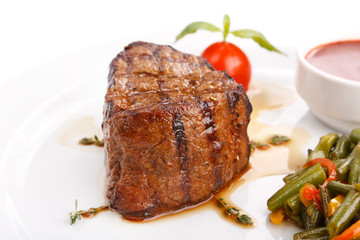 Grilled steak with vegetables