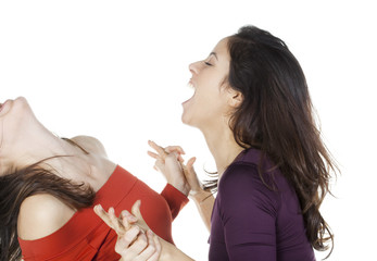deux filles copines riant aux éclats