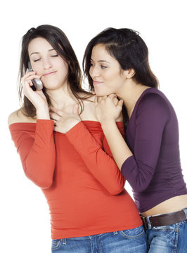 jeune femme communication t&eacute;l&eacute;phonique