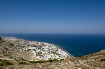 Fototapeta na wymiar Gorgeous view of romantic Santorini's coast. Greece.