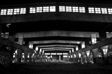 Industrial fabryka w czerni-bieli