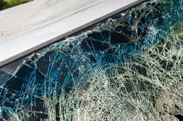 sinistre d'un véhicule bris de glace