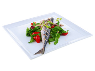 mackerel with salad and vinaigrette dressing