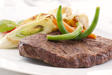 Beefsteak mit Gemüse