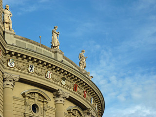 wappen am bundeshaus in bern