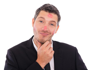 macho mit lippenstift küsse
