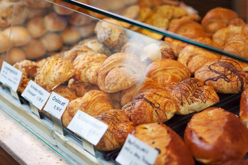 süße backwaren in der bäckerei