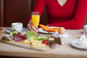 leckeres frühstück im café