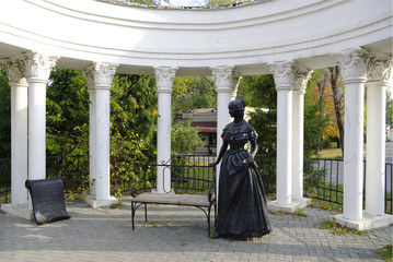Naklejka premium pillar garden-hous in park. Chelyabinsk.Russia.