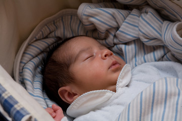neonato che dorme