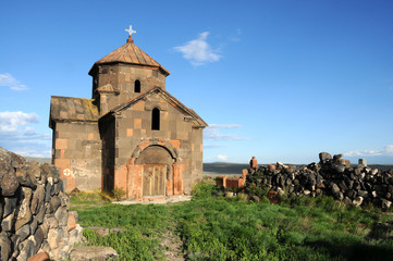 Fototapeta na wymiar stary średniowieczny kościół
