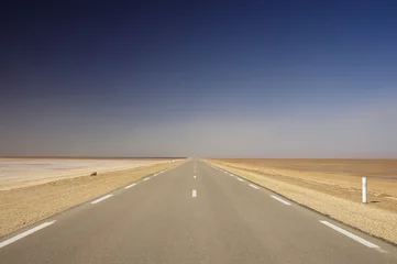 Gordijnen weg in de woestijn © MAURO
