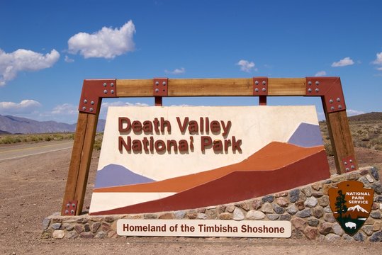 Entrance sign Death Valley National Park