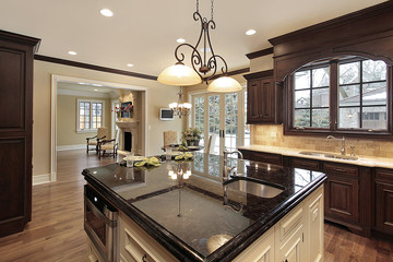 Kitchen with large island