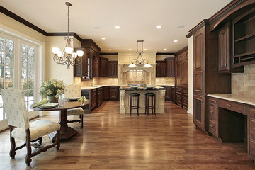 Luxury kitchen with eating area