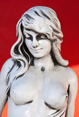 statue d' une femme nue
