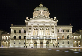 Fototapeta na wymiar Bundeshaus / Palais Federalna / Federalna Palazzo